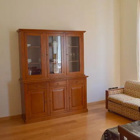 - Via Roma Apartman